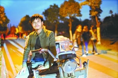 大學(xué)生另類創(chuàng)業(yè)盤點(diǎn)：刷馬桶刷出個(gè)千萬(wàn)富翁