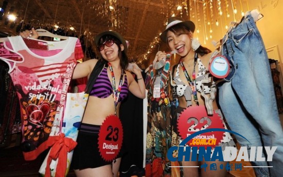 世風(fēng)日下！日本多名女子穿比基尼參加促銷活動(dòng)