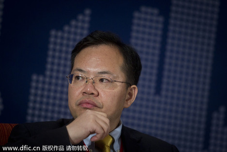 魯政委：中國需調(diào)整人民幣高估匯率