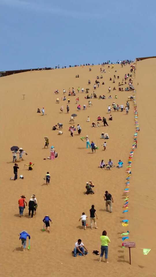 港中旅寧夏沙坡頭景區(qū)在北京旅游博覽會上呈現(xiàn)歌舞盛宴推出全新體驗性產(chǎn)品