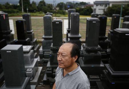 日本墓碑市場(chǎng)不景氣 中國商人被迫歇業(yè)回國