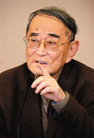 厲以寧:經(jīng)濟(jì)長期超高速增長害處大