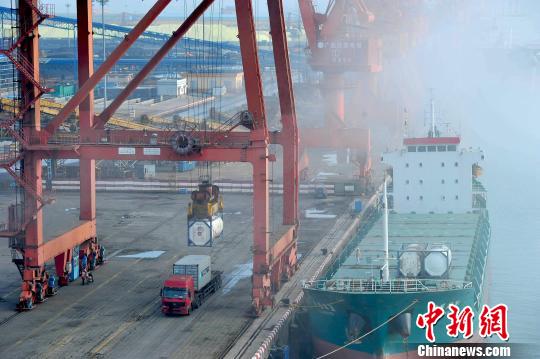 商務部：前10月內(nèi)地對港出口同比降7.9% 進口升76.8%