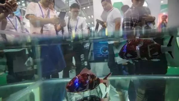 在移動時代，中國VS美國：誰抄襲誰？