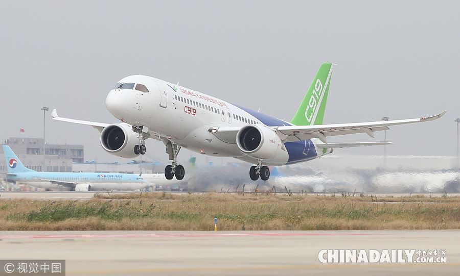C919首次遠距離飛行 從上海浦東基地轉(zhuǎn)場西安閻良