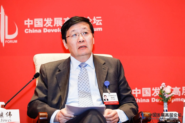 樓繼偉談中美貿易戰：貿易戰對雙方都是“傷敵一千，自損八百”