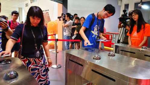 超市“無人”的代價：少了售貨員，多了些什么？